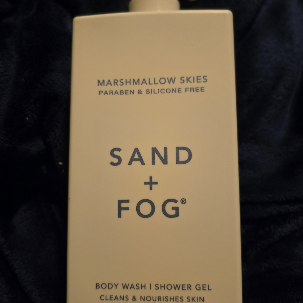 Sand + Fog Marshmallow Skies Body Wash NWT 32OZ Viral Hard To Find